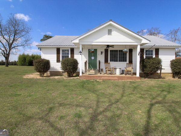 427 Pulaski High School Road, Pineview, GA 31071