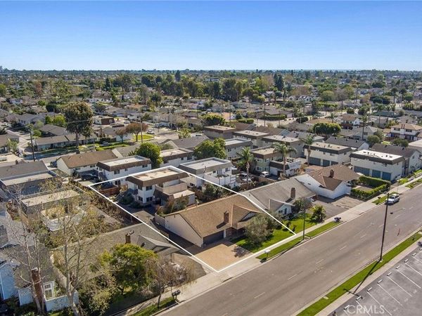 2048 Garden Lane, Costa Mesa, CA 92627