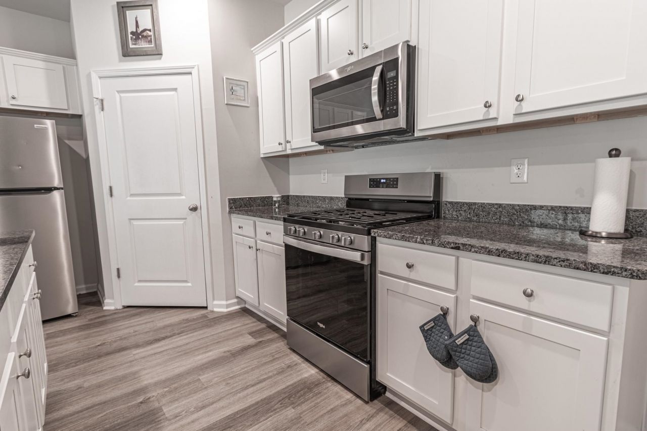 2362 Ainsley Dr. Photo 4