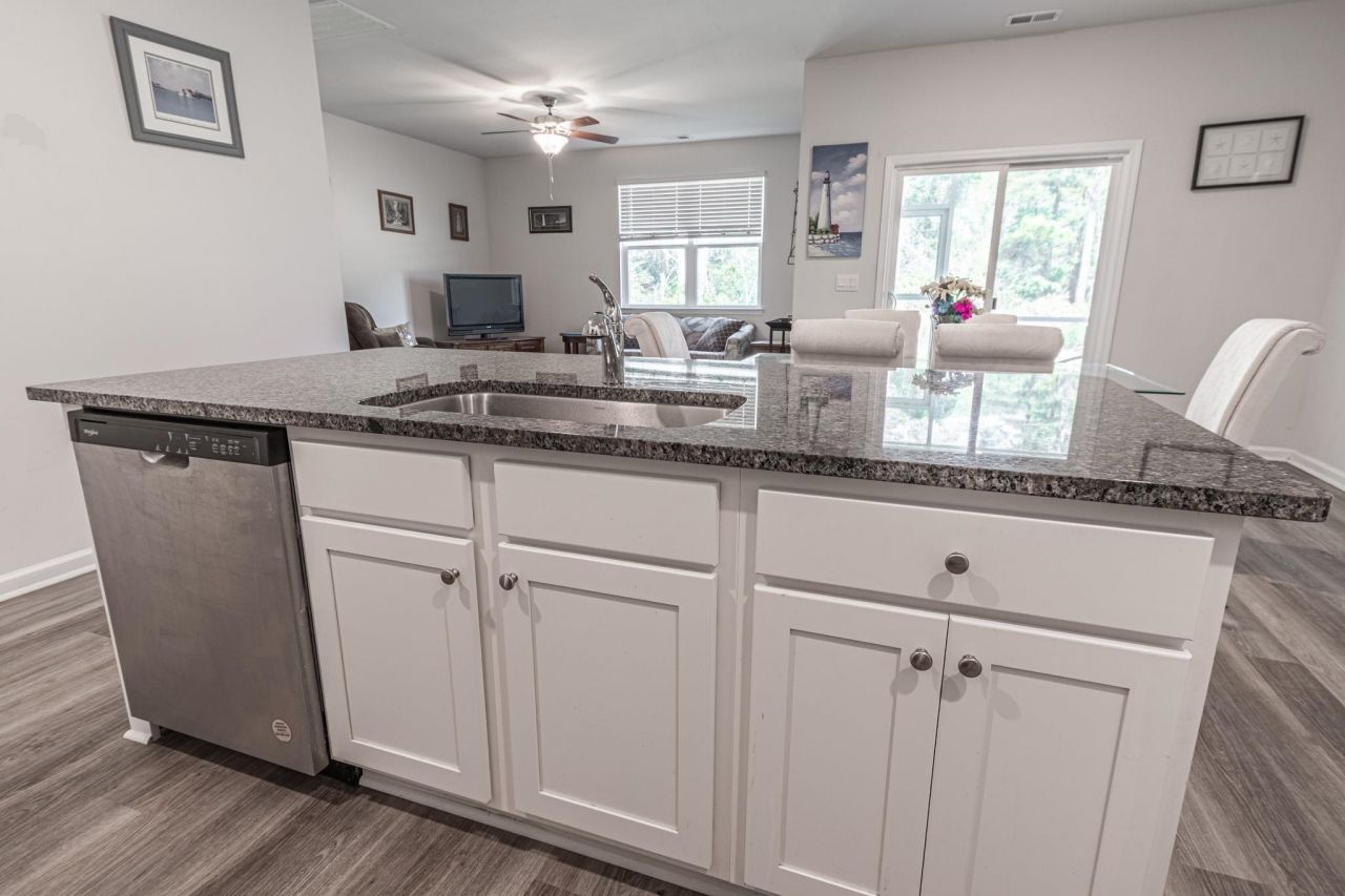 2362 Ainsley Dr. Photo 5