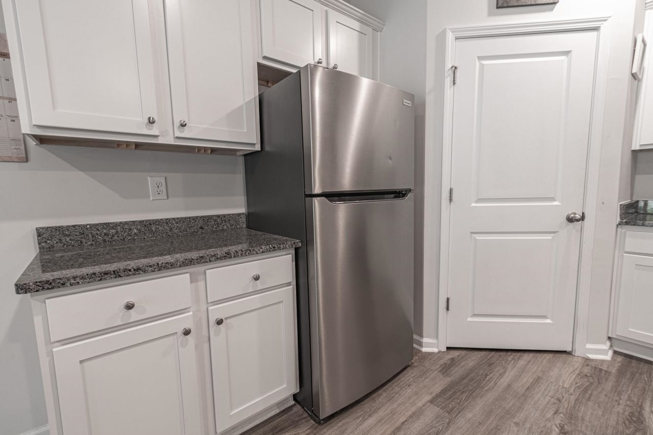 2362 Ainsley Dr. Photo 6