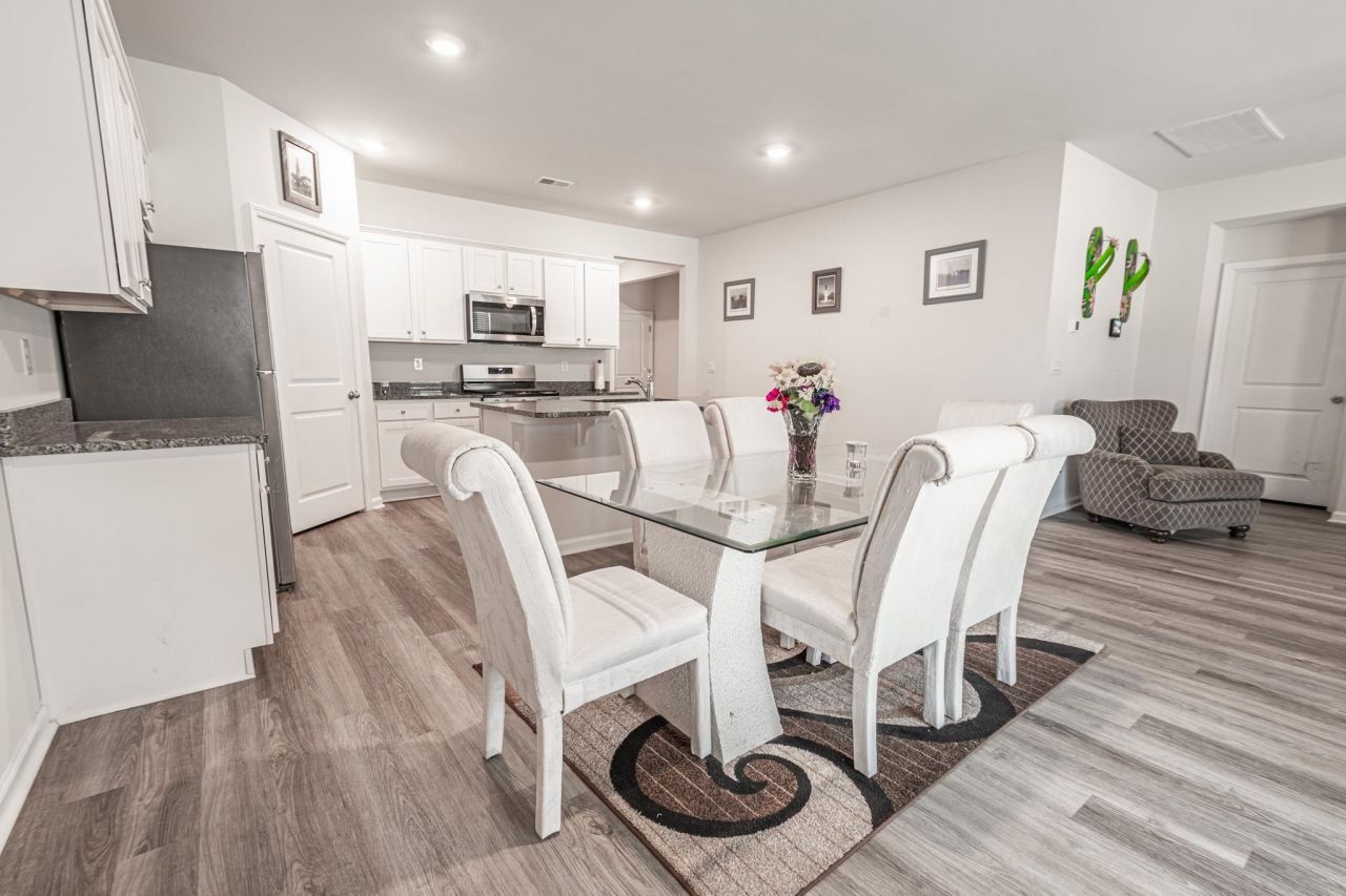 2362 Ainsley Dr. Photo 8