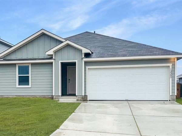 12205 Horseshoe Field BND, Mustang Ridge, TX 78610