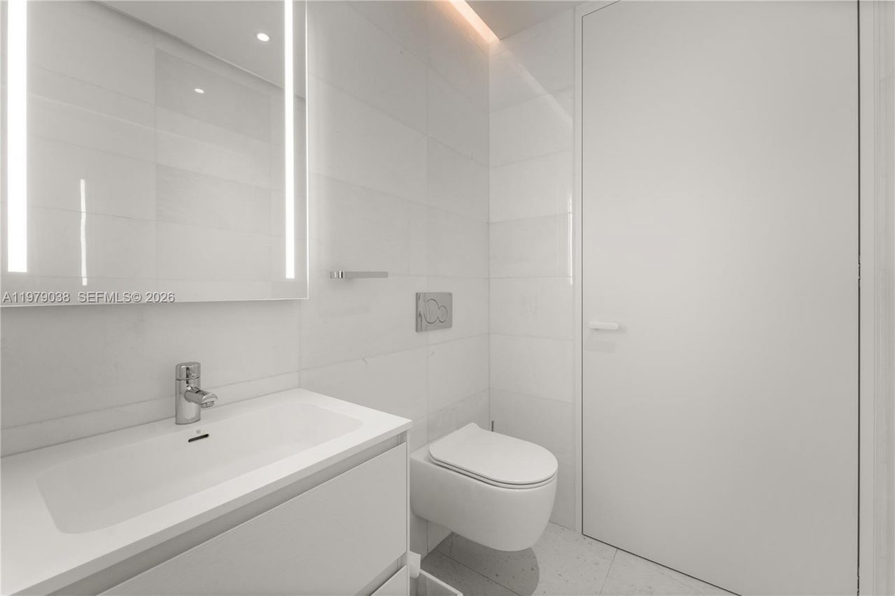 2000 S Ocean Dr, Unit 8A, Hallandale Beach, FL 33009 Photo