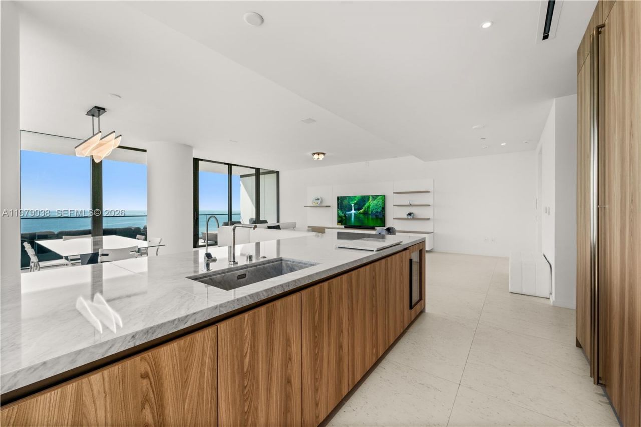 2000 S Ocean Dr, Unit 8A, Hallandale Beach, FL 33009 Photo