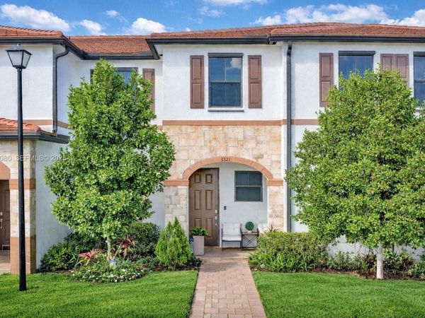 3321 W 105th Pl , Hialeah, FL 33018