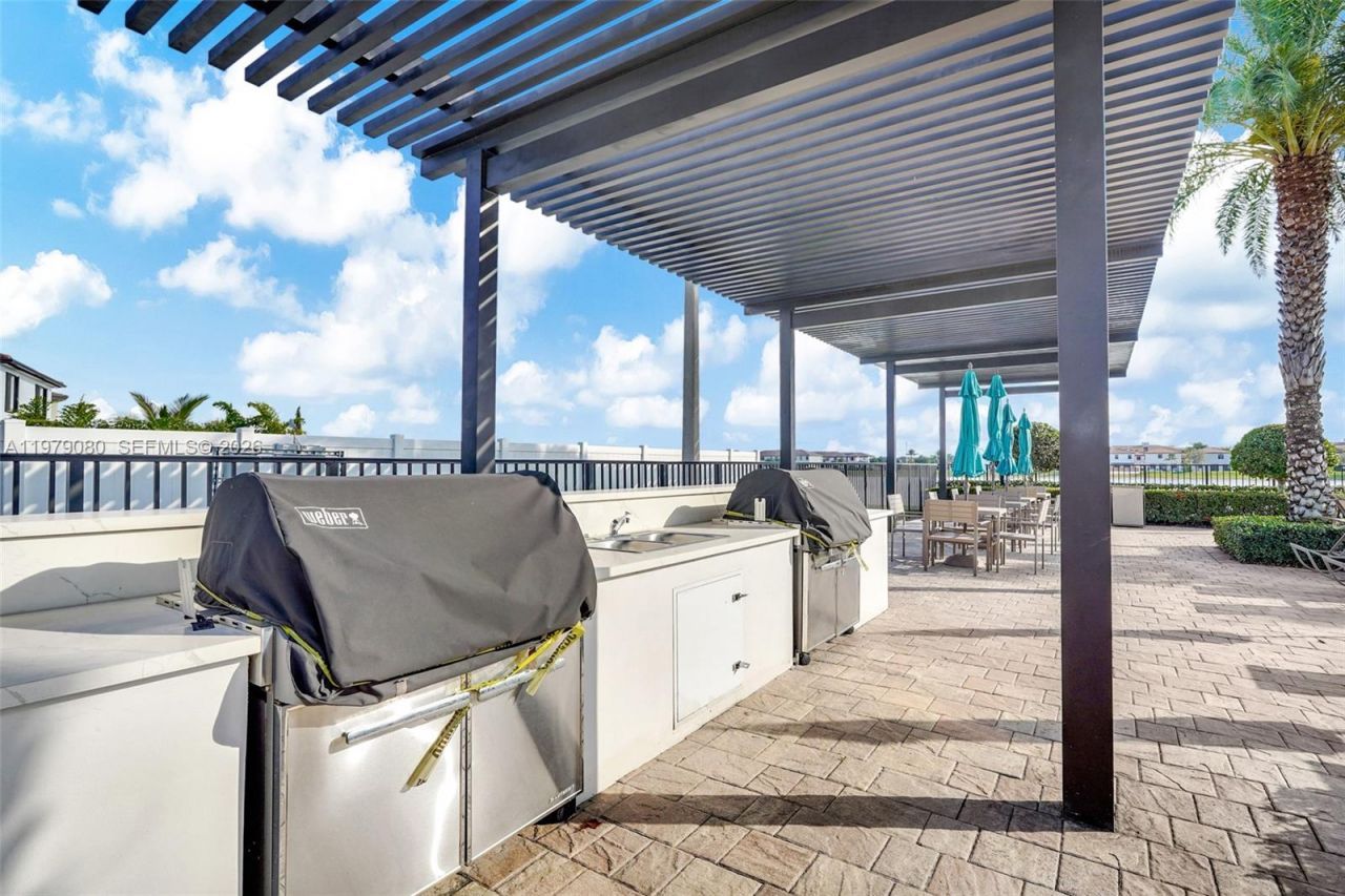 3321 W 105th Pl , Hialeah, FL 33018 Photo