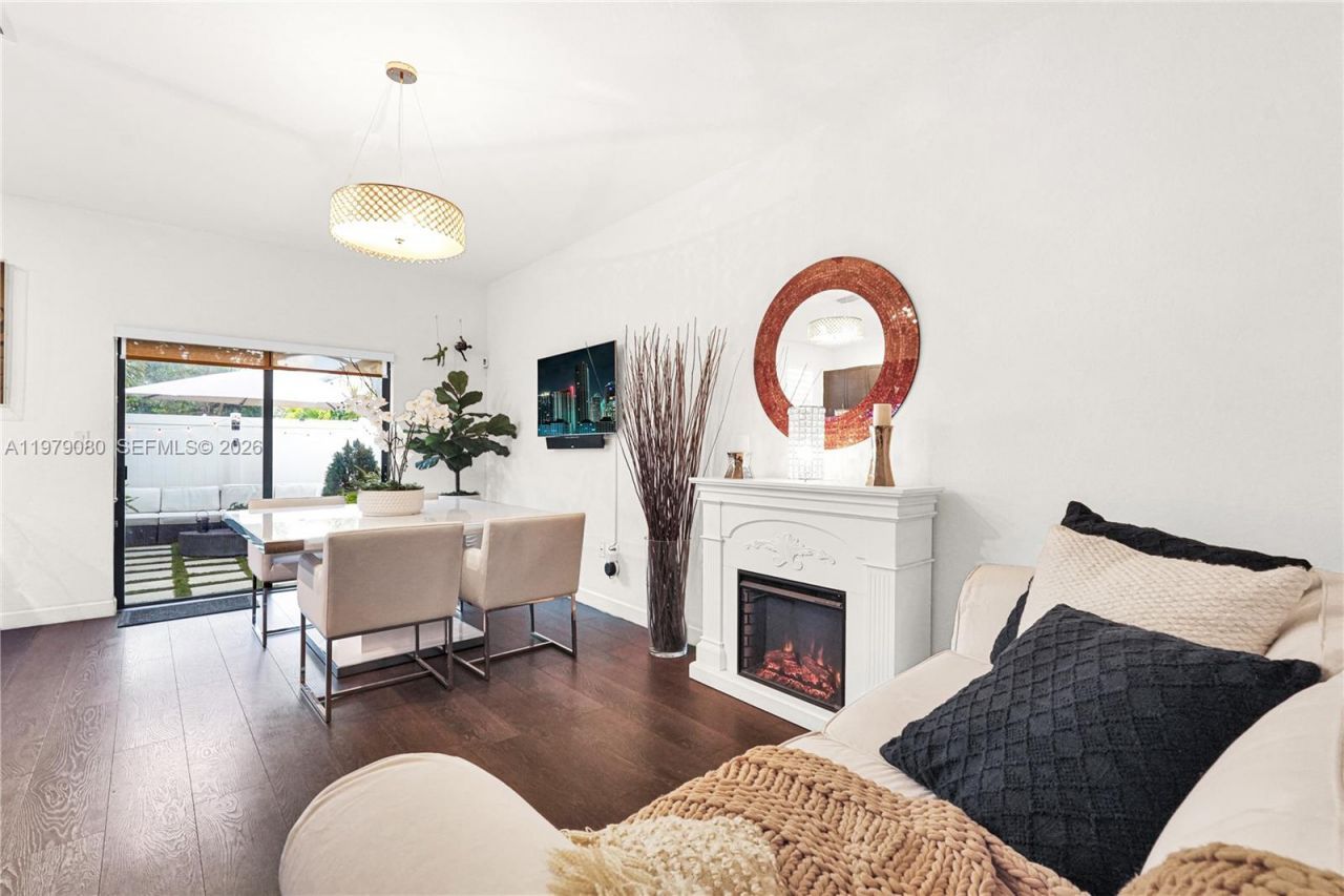 3321 W 105th Pl , Hialeah, FL 33018 Photo