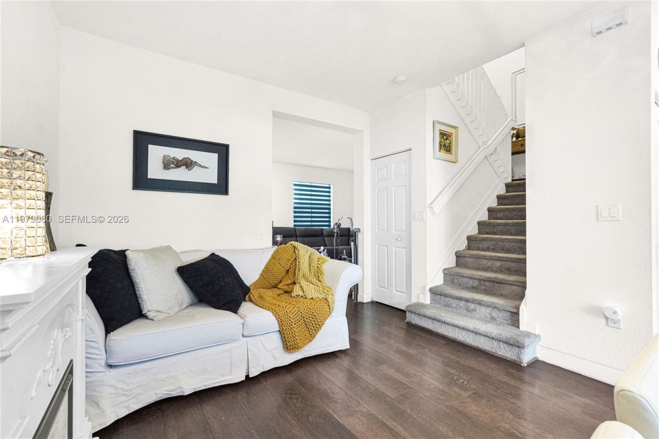 3321 W 105th Pl , Hialeah, FL 33018 Photo