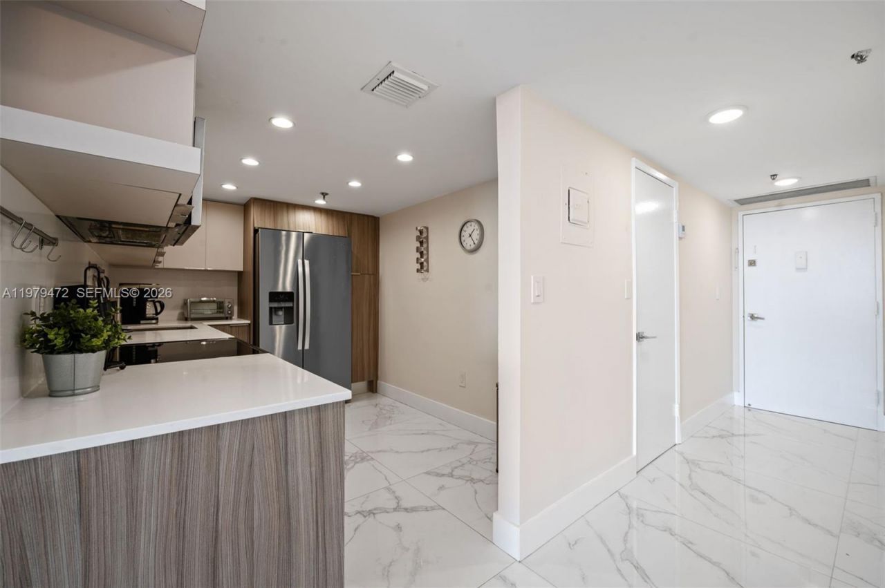 20505 E Country Club Dr, Unit 1231, Aventura, FL 33180 Photo