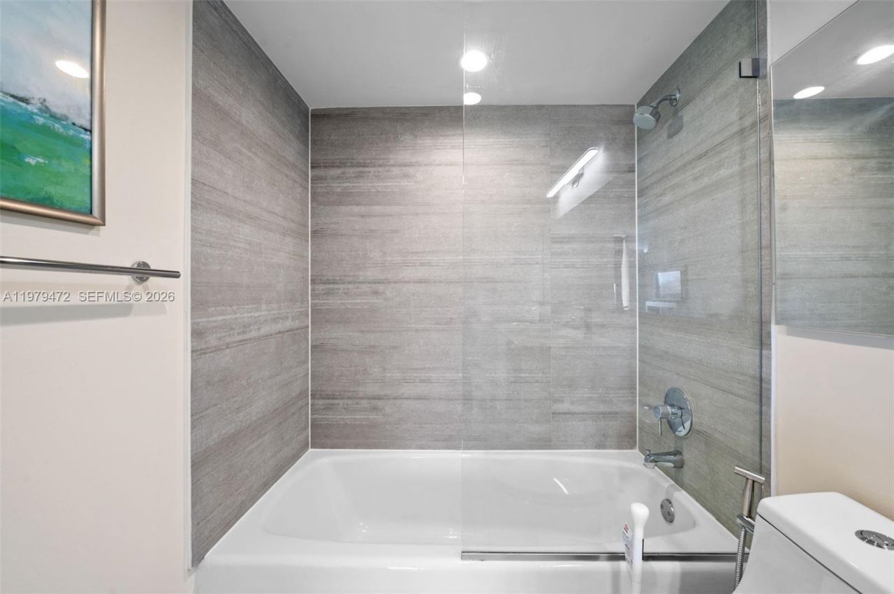 20505 E Country Club Dr, Unit 1231, Aventura, FL 33180 Photo