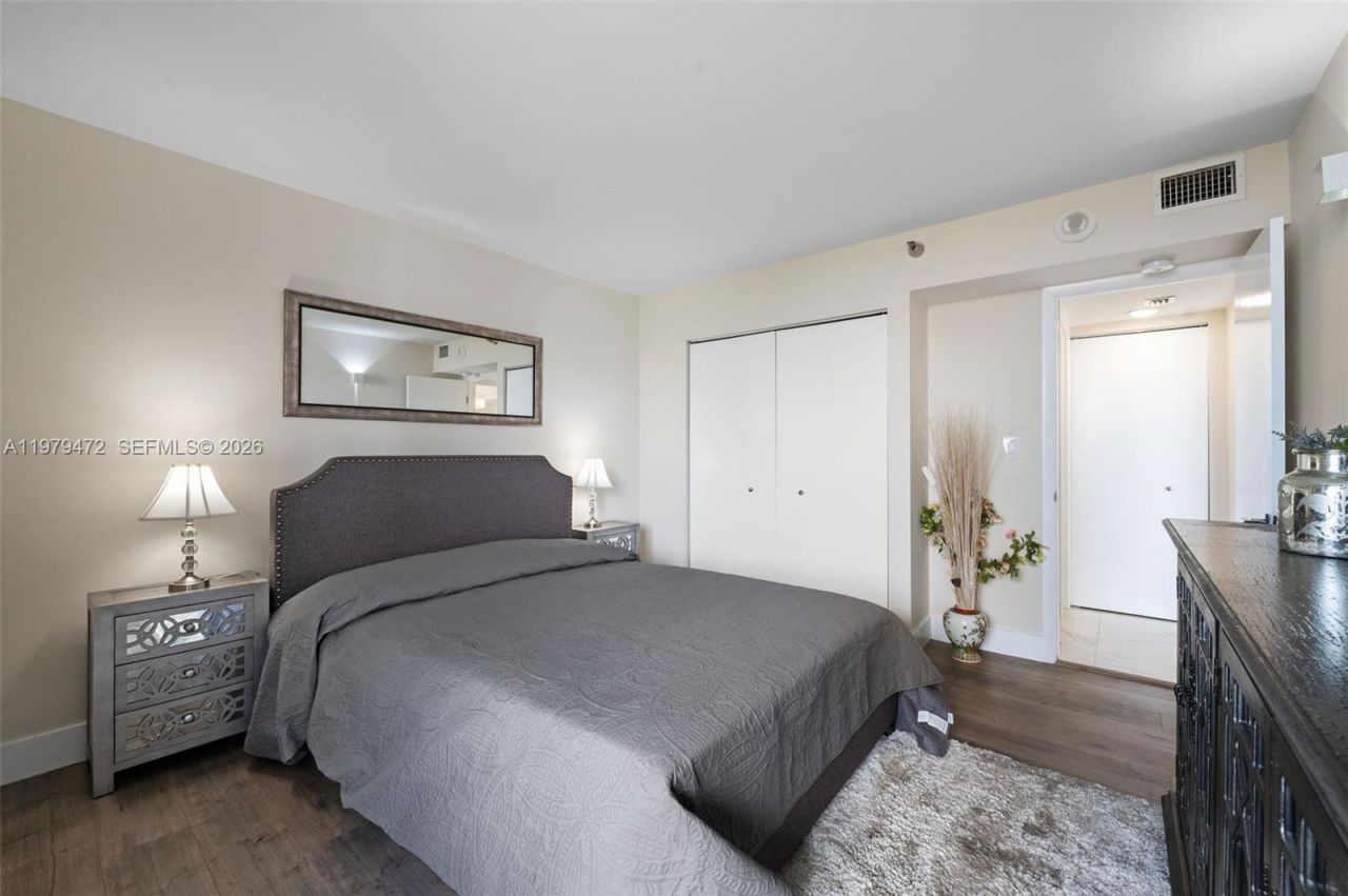 20505 E Country Club Dr, Unit 1231, Aventura, FL 33180 Photo