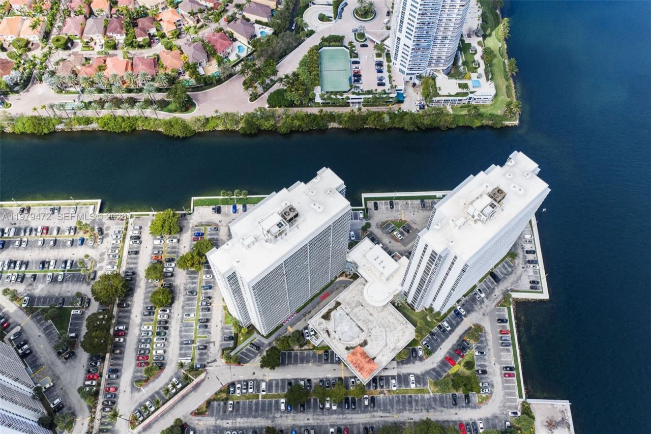 20505 E Country Club Dr, Unit 1231, Aventura, FL 33180 Photo