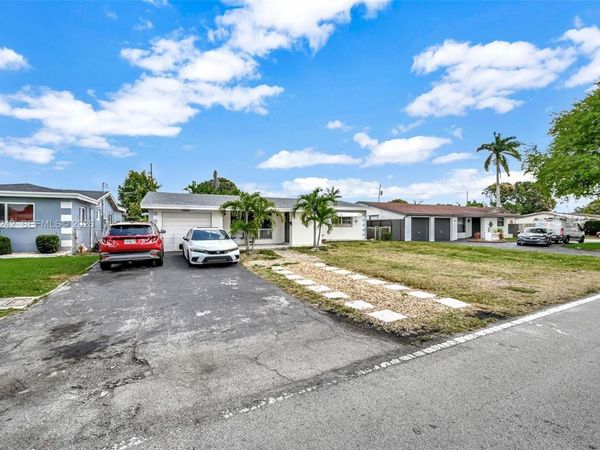 1811 Utopia Dr , Miramar, FL 33023