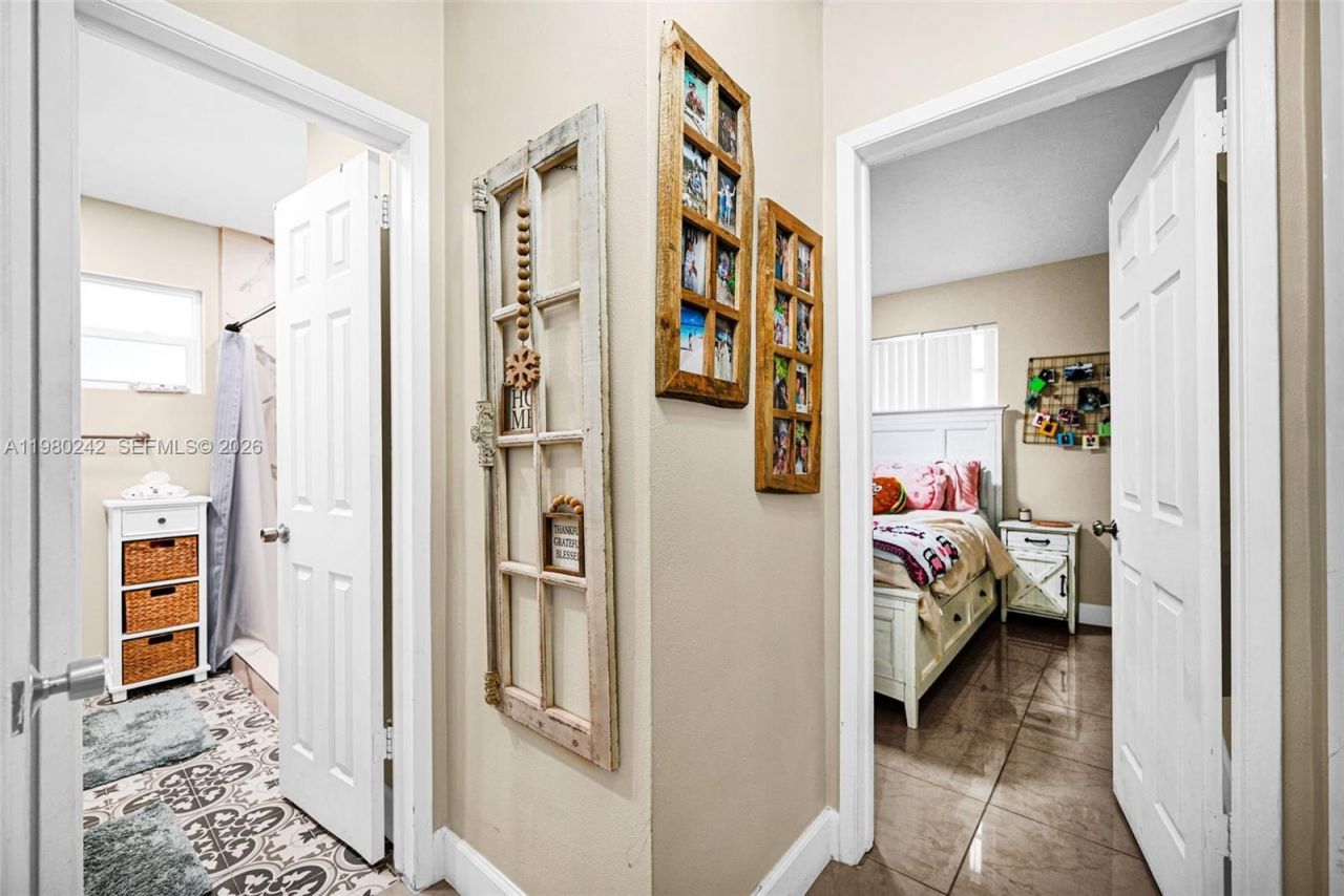 1811 Utopia Dr , Miramar, FL 33023 Photo