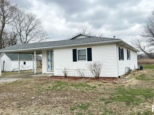 404 N OAK Street, Loraine, IL 62349