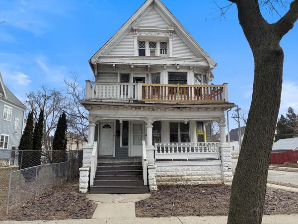 2200 N 42nd STREET, Unit 2202, Milwaukee, WI 53208