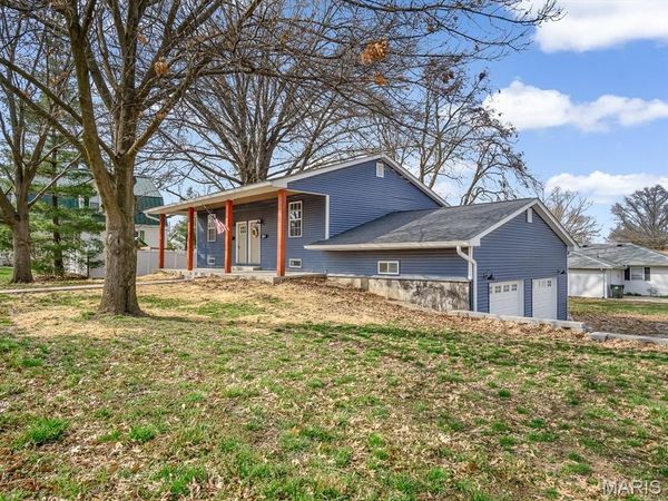 821 E Market Street , Red Bud, IL 62278