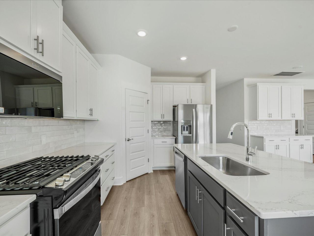 408 Radiant Blue Way Photo 10