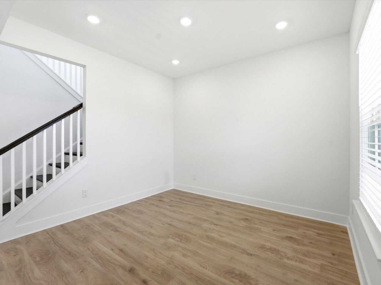 408 Radiant Blue Way Photo 11