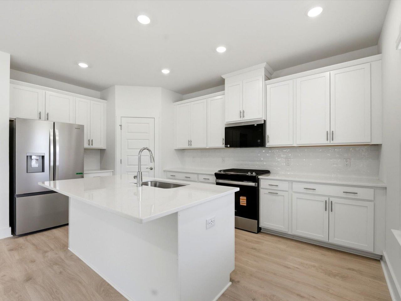 408 Radiant Blue Way Photo 12