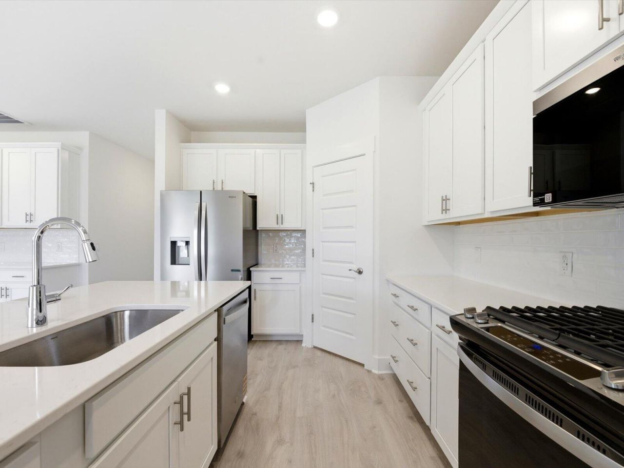 408 Radiant Blue Way Photo 13