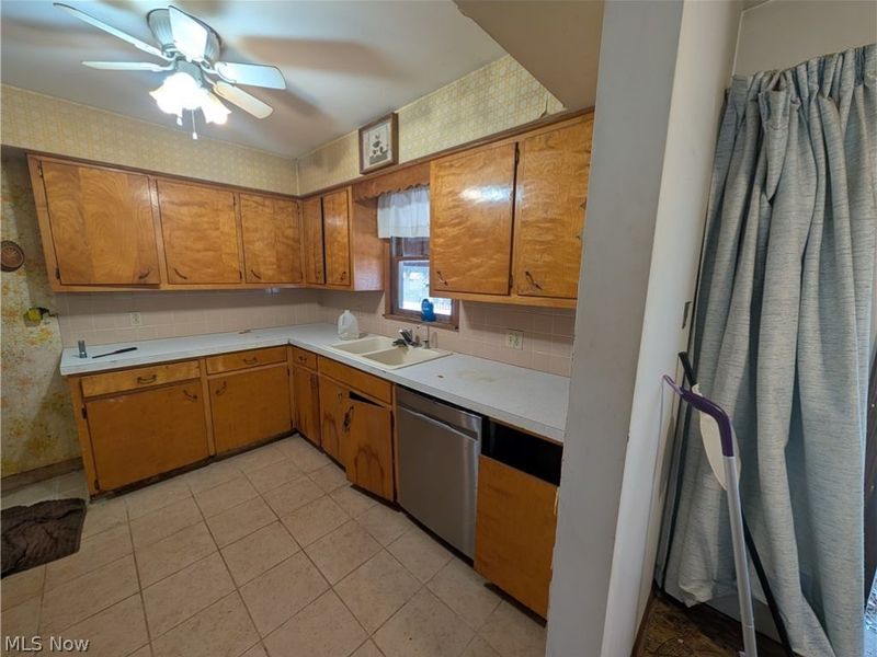 1294 Cherry Lane , Uniontown, OH 44685 Photo 26