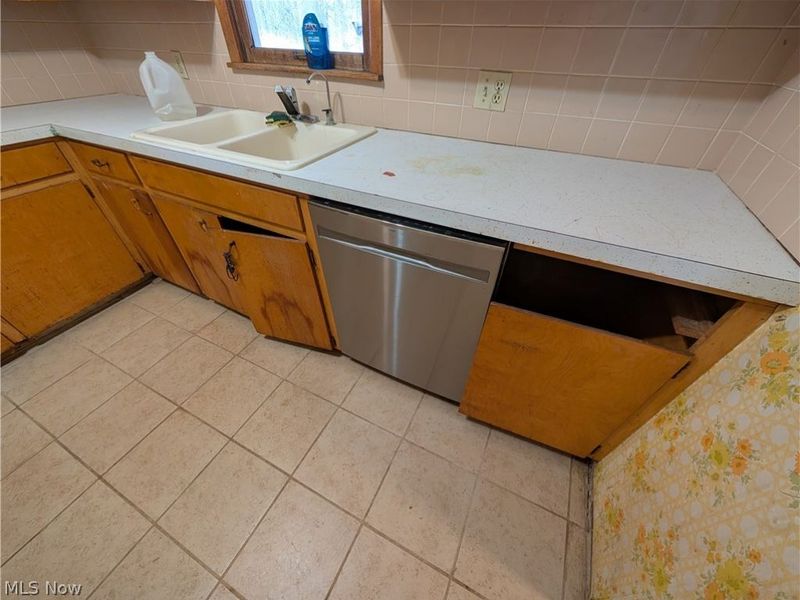 1294 Cherry Lane, Uniontown, OH 44685 Photo 27