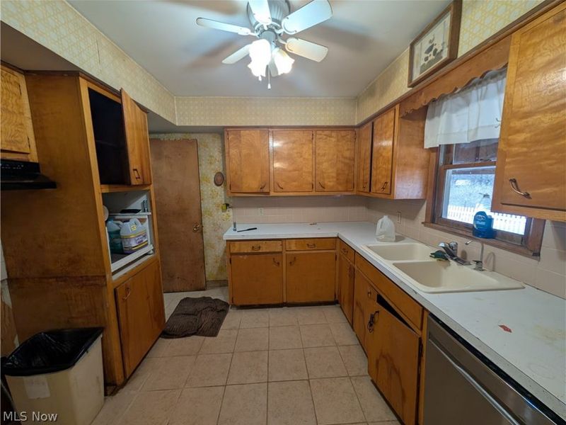 1294 Cherry Lane, Uniontown, OH 44685 Photo 28