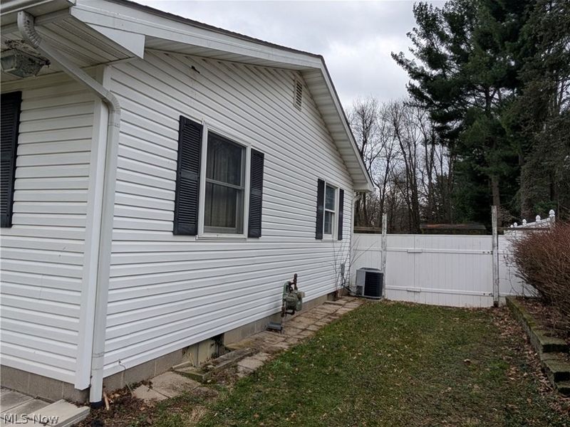 1294 Cherry Lane , Uniontown, OH 44685 Photo 3