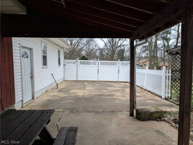 1294 Cherry Lane , Uniontown, OH 44685 Photo 4