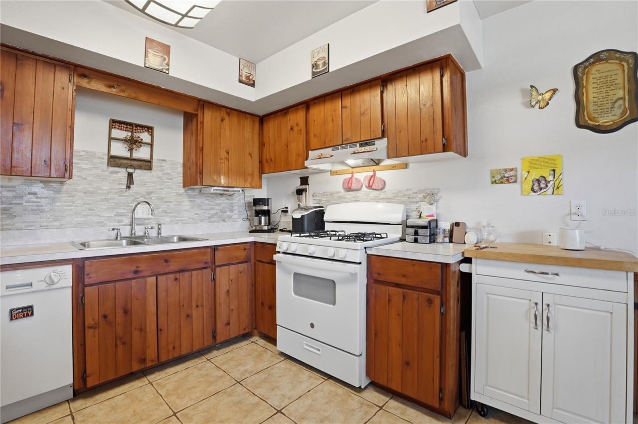 3131 Juniper Drive , Edgewater, FL 32141 Photo