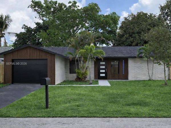 4020 NW 93rd Way , Sunrise, FL 33351