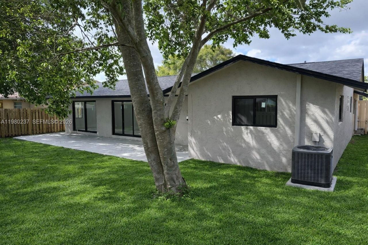 4020 NW 93rd Way , Sunrise, FL 33351 Photo