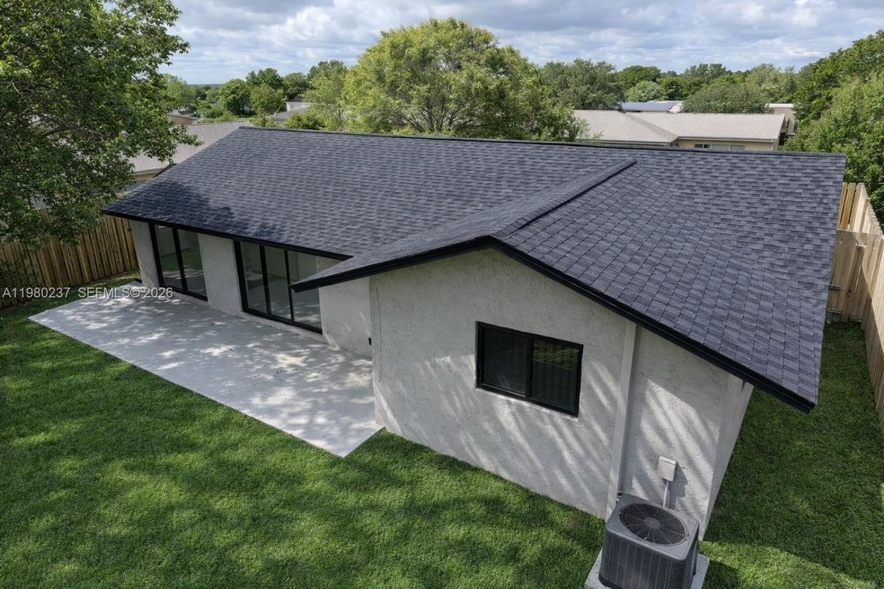 4020 NW 93rd Way , Sunrise, FL 33351 Photo