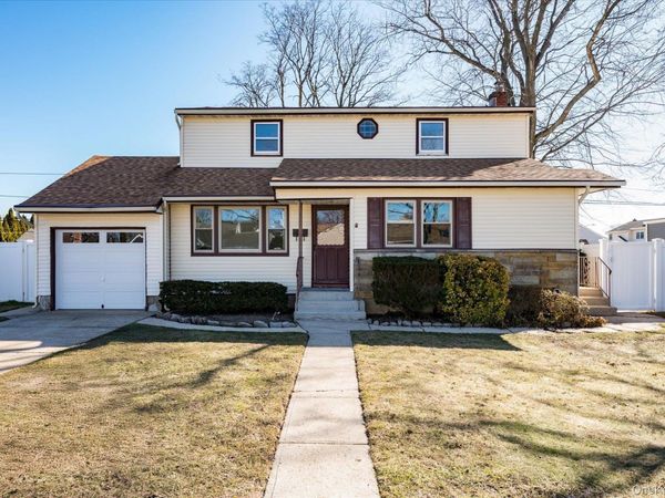 16 Seneca Drive, Massapequa, NY 11758