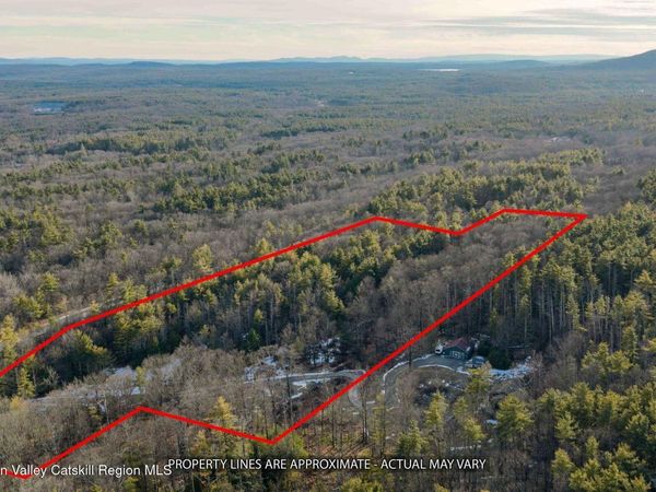 95 (75) W Saugerties Road, Woodstock, NY 12498