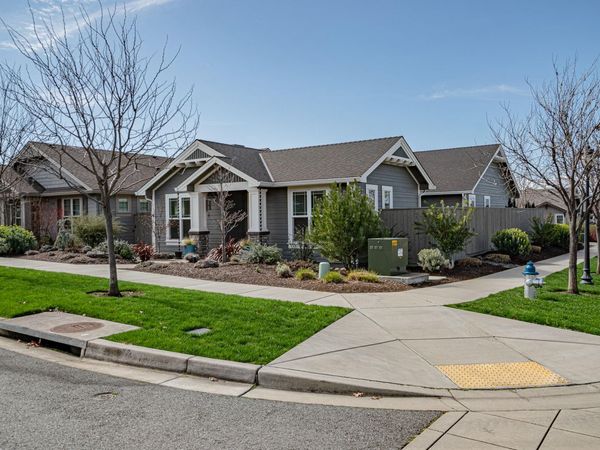 528 Waterbury Way, Medford, OR 97504