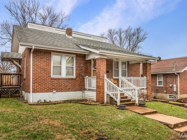9428 Burdella Avenue, St Louis, MO 63114