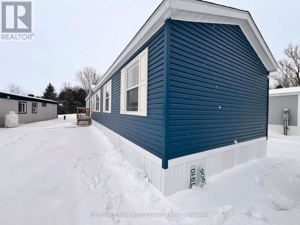 8910 Lynnwood Park Private, Ottawa, ON K0A1V0