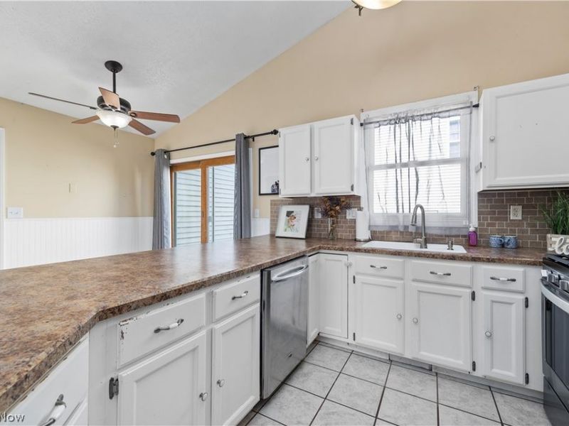 5943 Eastview Avenue , North Ridgeville, OH 44039 Photo 8