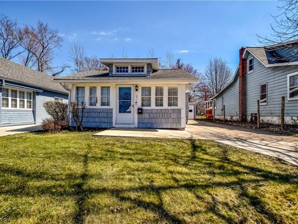 271 E 238 Street , Euclid, OH 44123