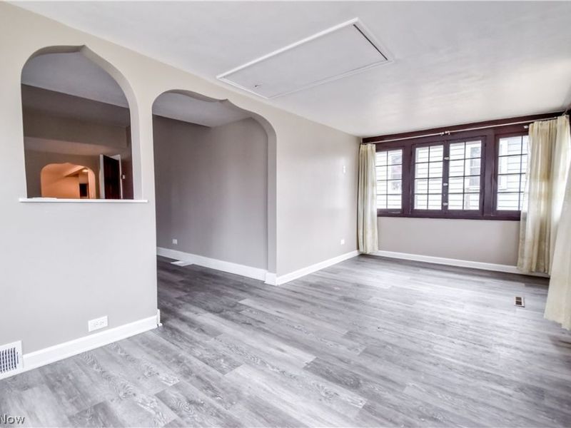 271 E 238 Street, Euclid, OH 44123 Photo 4