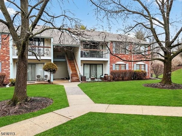 96 Crabapple Ln, Franklin, NJ 08823