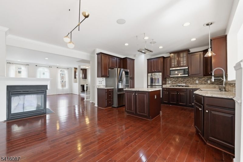 27 Pate Dr, Middletown, NJ 07748 Main Photo