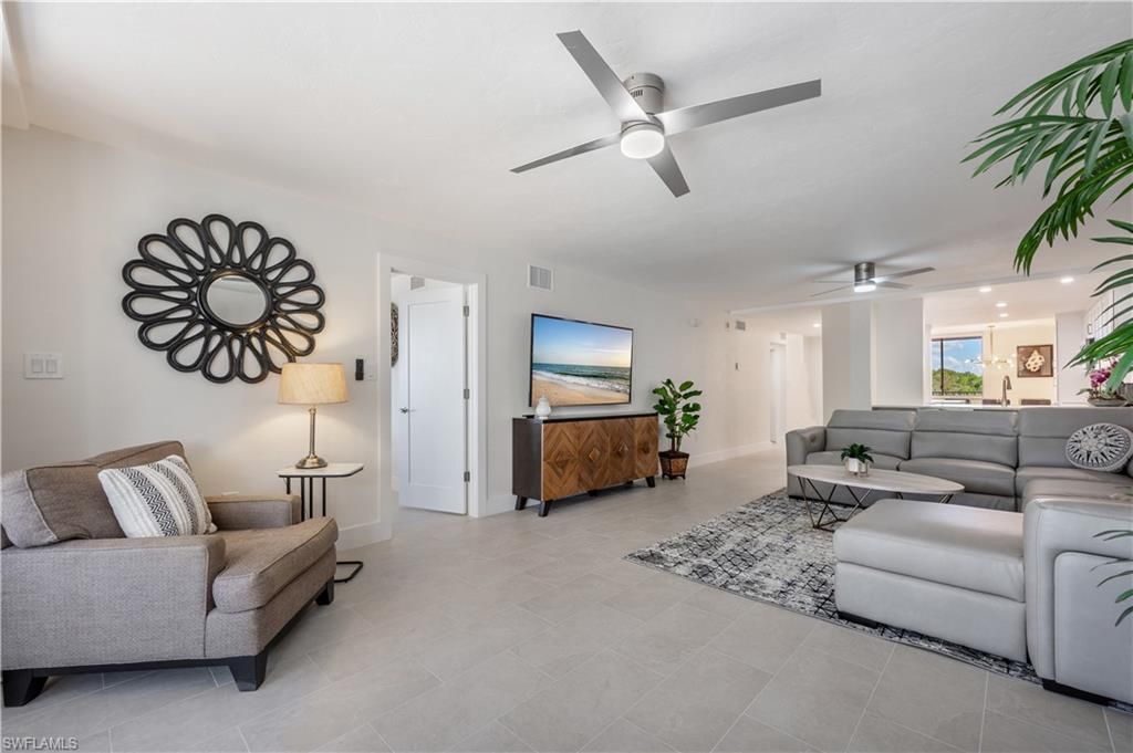 11118 Gulf Shore Dr, Unit A203, Naples, FL 34108 Photo