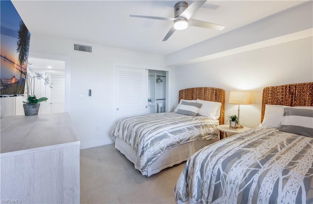 11118 Gulf Shore Dr, Unit A203, Naples, FL 34108 Photo