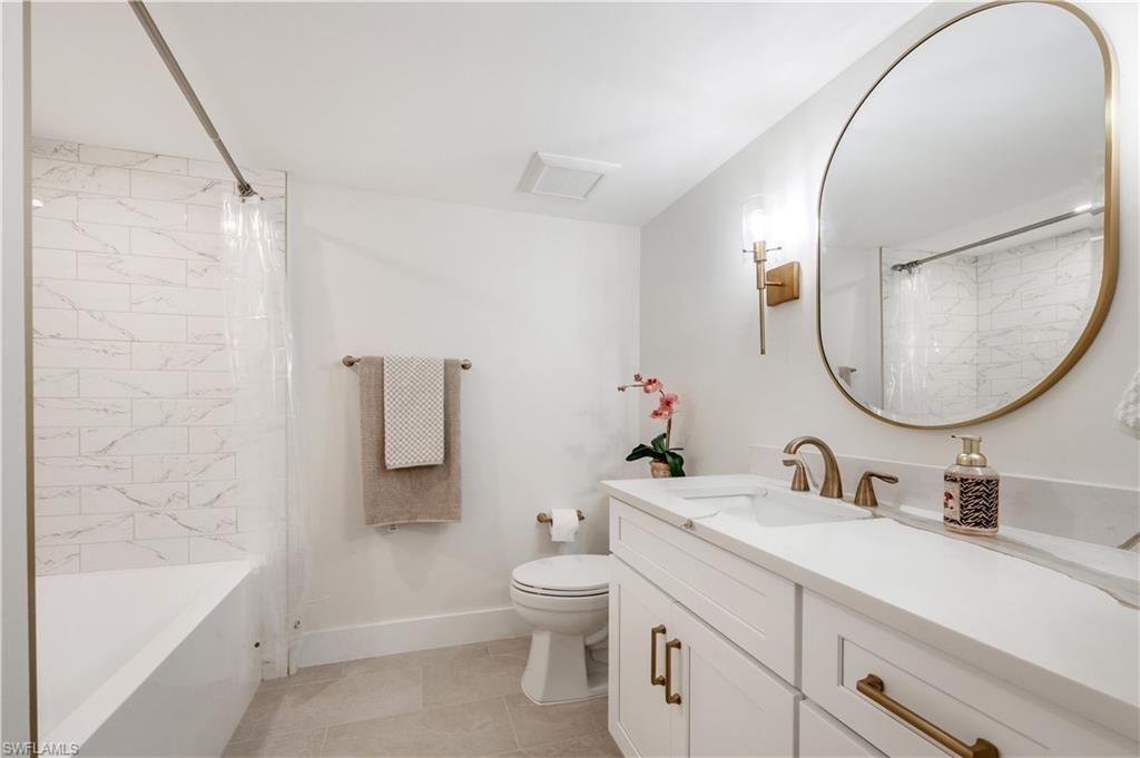 11118 Gulf Shore Dr, Unit A203, Naples, FL 34108 Photo