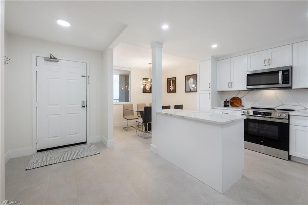 11118 Gulf Shore Dr, Unit A203, Naples, FL 34108 Photo