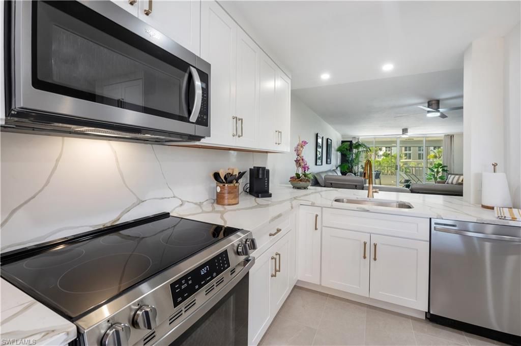 11118 Gulf Shore Dr, Unit A203, Naples, FL 34108 Photo